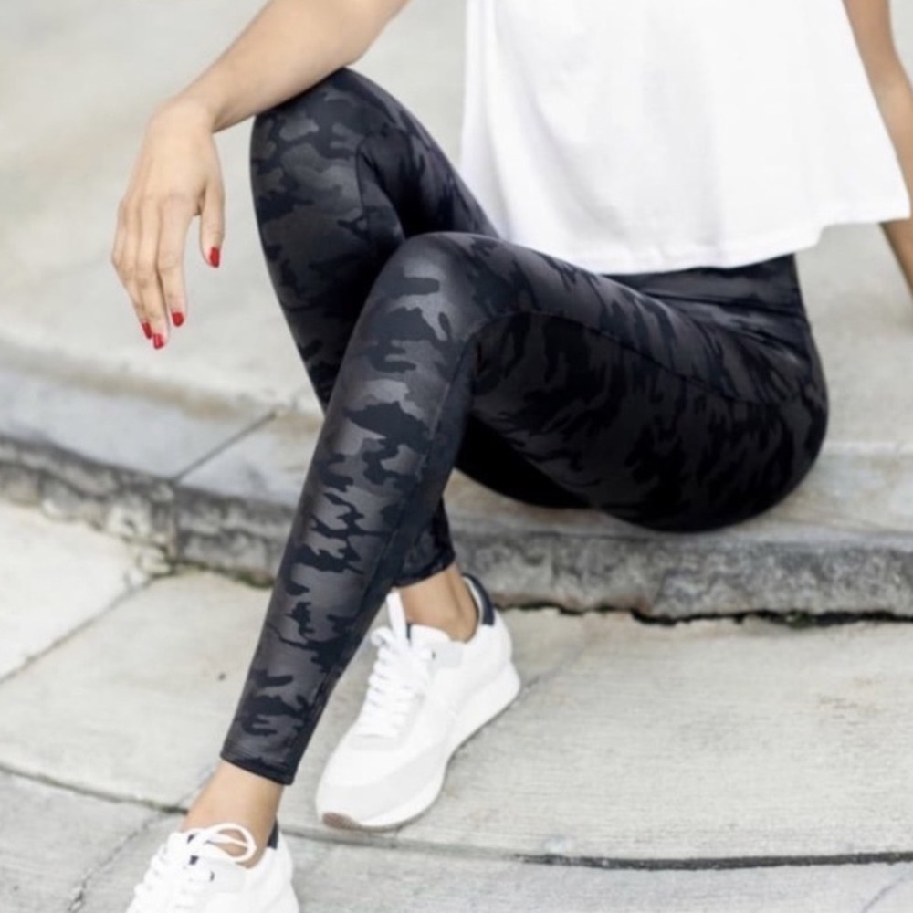Spanx Womens‎ Leggings XS Faux Leather Camo Black High Waist Compression 20185R